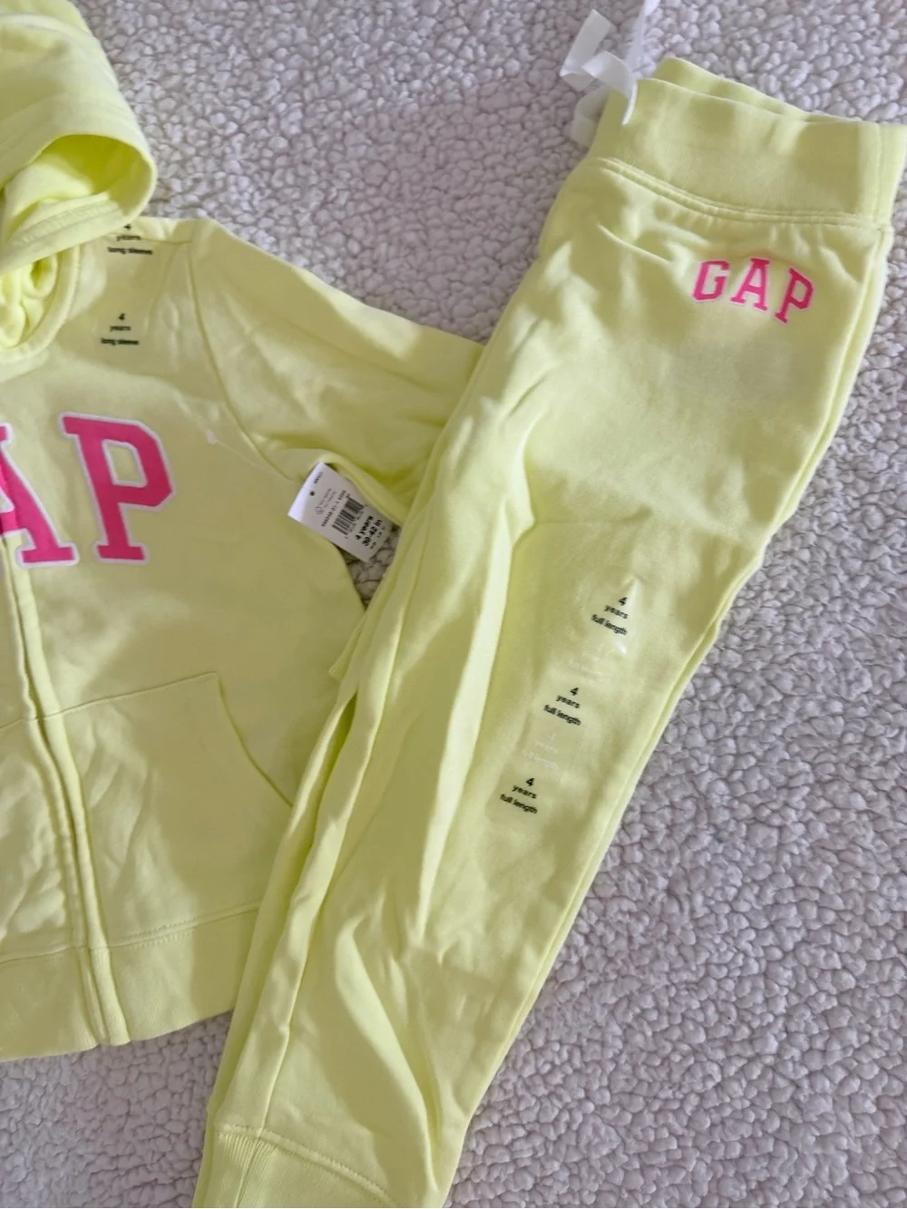 New girls Sz 4 GAP Neon Yellow Hoodie & Joggers Set with Pink Logo